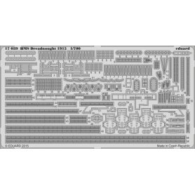 HMS DREADNOUGHT 1915 Trumpeter 06705