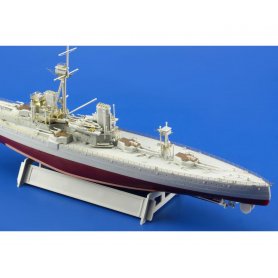 HMS DREADNOUGHT 1915 Trumpeter 06705