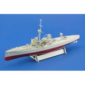HMS DREADNOUGHT 1915 Trumpeter 06705