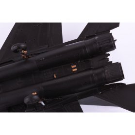 Eduard MiG-29UB Izdelye 9.51 TRUMPETER
