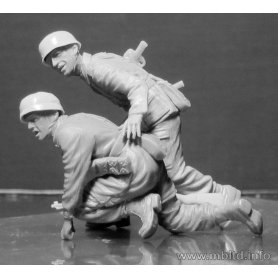 MB 1:35 US & German paratroopers