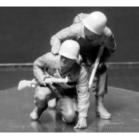 MB 1:35 US & German paratroopers