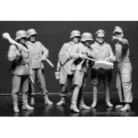 MB 1:35 Lets stop them here 1945