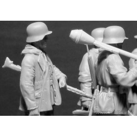 MB 1:35 Lets stop them here 1945