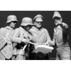 MB 1:35 Lets stop them here 1945