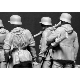 MB 1:35 Lets stop them here 1945