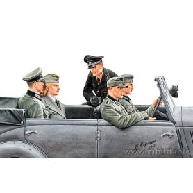 MB 1:35 German military men WWII