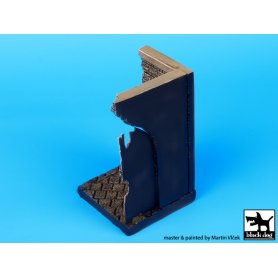 Black Dog 1:35 Kąt z drewnianą bramą | Podstawka pod figurki |