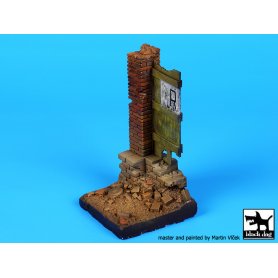Black Dog Column with door base