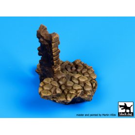 Black Dog Stone stairs with column base