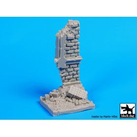 Black Dog Hause ruin wall base