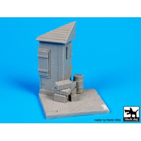 Black Dog House corner base