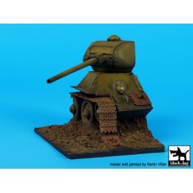 Black Dog Destroyed T 34 base