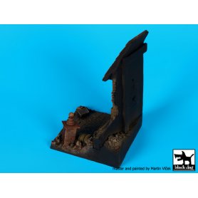 Black Dog 1:35 Zrujnowany dom | Podstawka pod figurki |