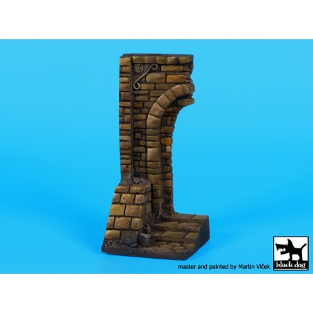 Black Dog Ruined entrance with stairs base