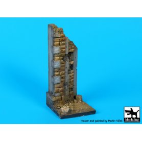 Black Dog Stone wall base