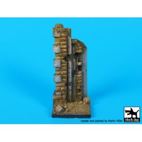 Black Dog Stone wall base