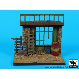 Black Dog 1:35 Zrujnowany dom | Podstawka pod figurki |