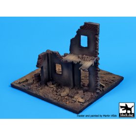 Black Dog Hause ruin Europe base