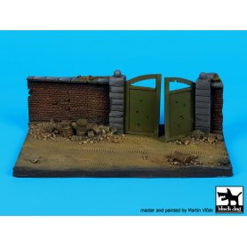 Black Dog 1:72 Ściana z bramą | Podstawka pod figurki |