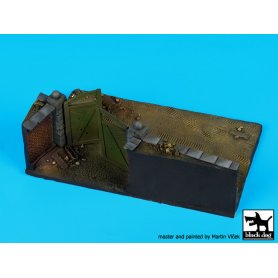 Black Dog 1:72 Ściana z bramą | Podstawka pod figurki |
