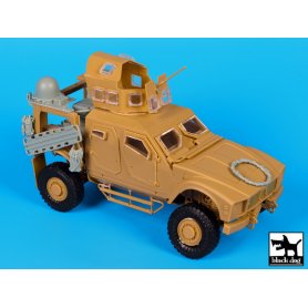 Black Dog M-ATV WINT-T B with equip.accessories set for Panda