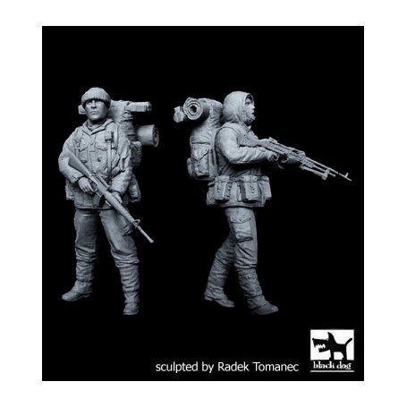 Black Dog 1:35 Zestaw brytyjskich Marines w Falklandach 1982 | 2 figurka |