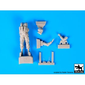 Black Dog Soldier in Crimea No3 Gaz Tiger gunner