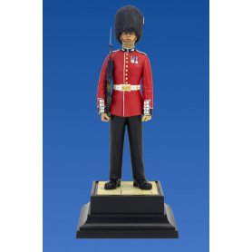 Icm 16001 British Queens Guard Grenadier