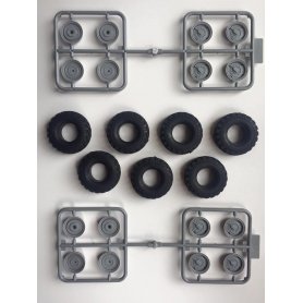 ICM 35001 Kamaz 6 Wheel Army Truck