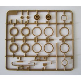 ICM 1:35 35471 ADMIRAL CABRIOLET WWII GERMAN STAFF CAR WITH FIGURES