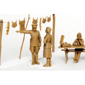ICM 1:35 Soviet military servicewomen 1939-1942 | 4 figurki |