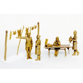 ICM 1:35 Soviet military servicewomen 1939-1942 | 4 figurki |