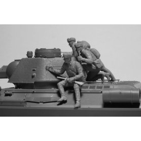 ICM 1:35 Soviet tank riders 1943-45 4 figures