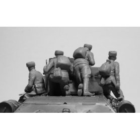 ICM 1:35 Soviet tank riders 1943-45 4 figures