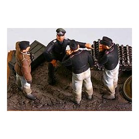 MB 1:35 3507 GERMAN TANK CREWS (1943-1945)