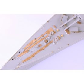Eduard 1:200 HMS Hood pt. 5 deck TRUMPETER
