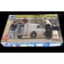 Bronco 1:35 CB35171 Italian Light Delivery Van w/Civilian