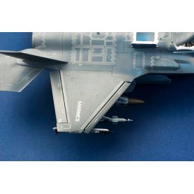 Kittyhawk 80102 Plus F-35B