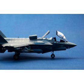 Kittyhawk 80102 Plus F-35B