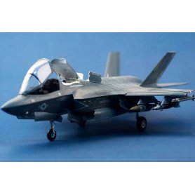 Kittyhawk 80102 Plus F-35B