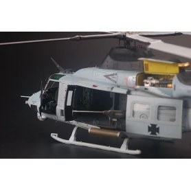 Kitty Hawk 80124 Bell Uh-1Y