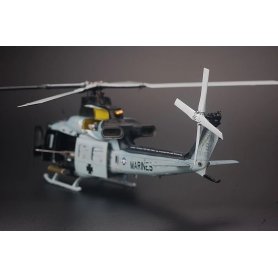 Kitty Hawk 80124 Bell Uh-1Y