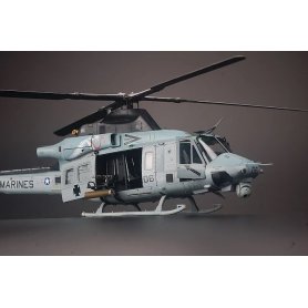 Kitty Hawk 80124 Bell Uh-1Y