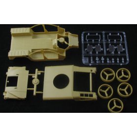 Bronco 1:35 CB35136 M1114 Up-Armoured Vehicle w/XM153 CROWS II