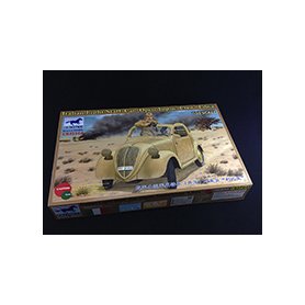 Bronco 1:35 CB35164 Italian Light Staff Car (Open Top) w/Crew "Libya"