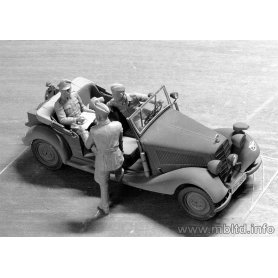 MB 1:35 35112 WHERE ARE THE DAMNED ROADS?