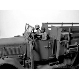 MB 35137 GERMAN INF. ON THE MARCH