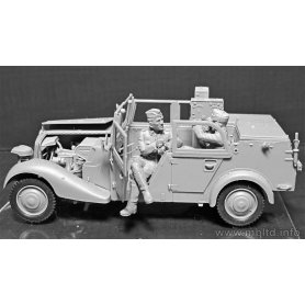 MB 1:35 35151 "URGENT DISPATCH!" GERMAN MILITARY RADIO CAR SD.KFZ.2 TYPE 170VK WITH CREW, WW II ERA