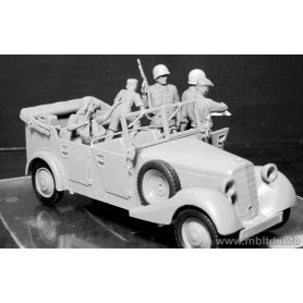 MB 1:35 35161 HITCHING A RIDE, US PARATROOPERS AND CIVILIANS, 1945